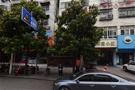 清河实验中学附近电梯精装三室两厅送储藏室车位证满两年